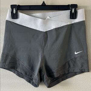 Nike Women's Dark Gray Athletic Shorts Size Large
